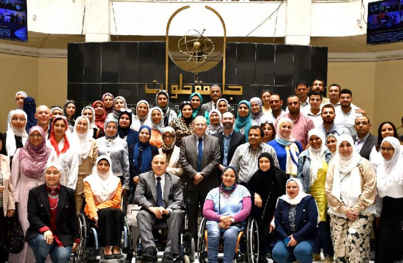 رئيس جامعة حلوان: نسعى لتعزيز دعم ودمج ذوي الإعاقة بالمجتمع الجامعي | صور