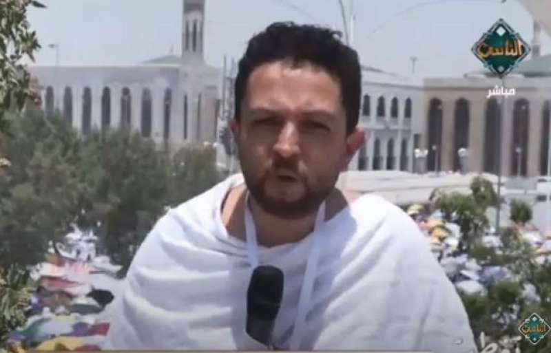 دعاء مؤثر للإعلامي أحمد فايق من صعيد جبل عرفات.. فيديو
