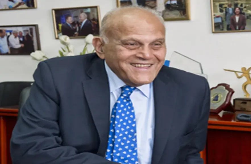 مجدي يعقوب: مصر القديمة صنعت أطراف صناعية وأجرت عمليات في المخ والقلب