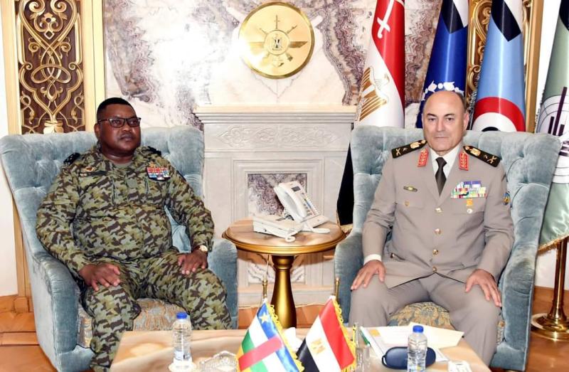 الفريق أسامة عسكر يلتقي رئيس أركان القوات المسلحة بجمهورية إفريقيا الوسطى
