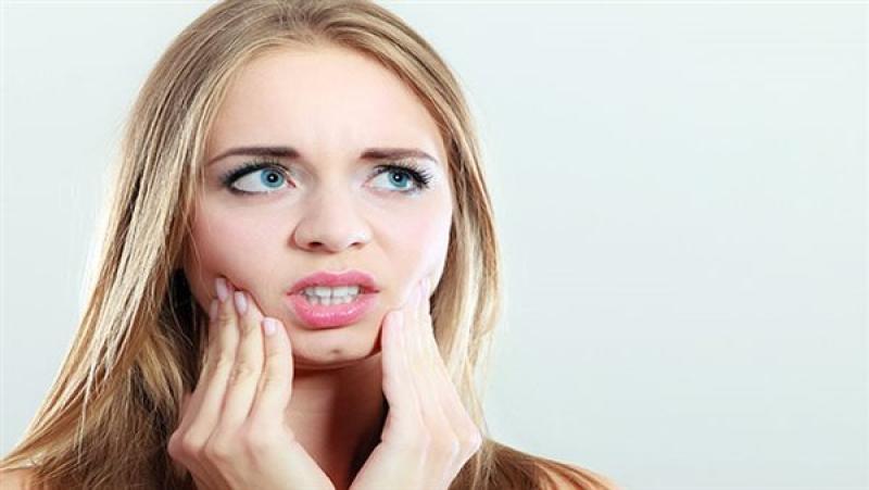 بعد انقطاع الطمث.. فقدان الأسنان بسبب أمراض اللثة يشير لوجود مشاكل صحية