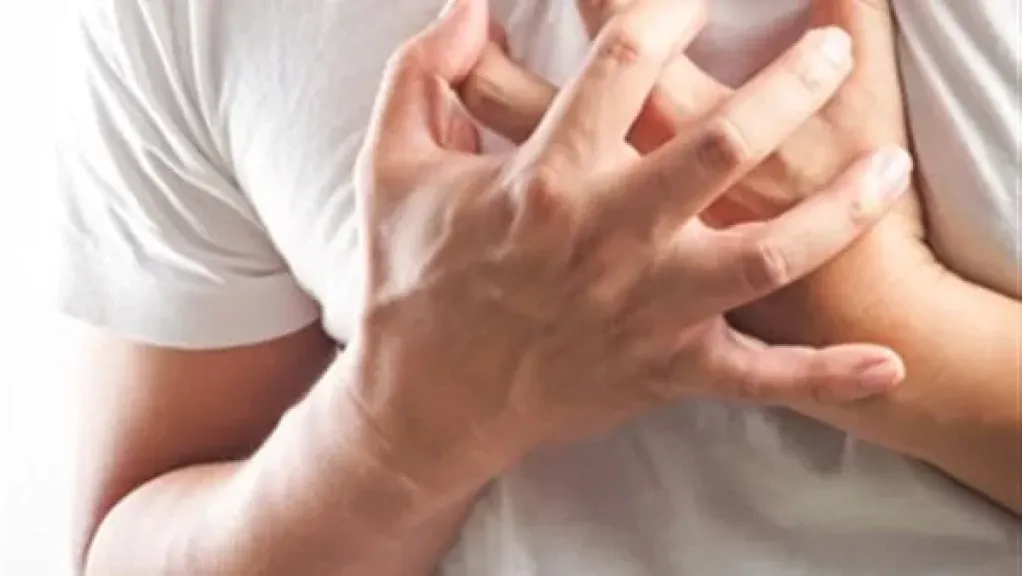 أستاذ مساعد بالقصر العيني يكشف مفاجأة بخصوص توقف عضلة القلب المفاجئ للرياضيين