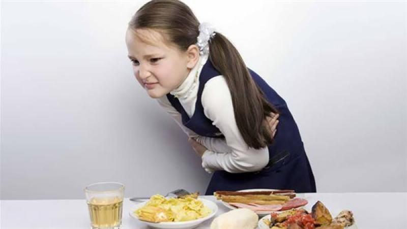 الطعام الملوث أهم أسباب إصابة طفلك بفيروس «أ»