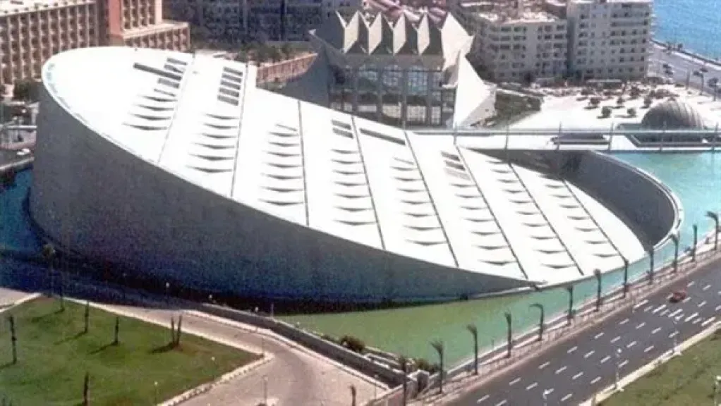 الأزهر والقضية الفلسطينية في 4 مجلدات بجناح الأزهر بمعرض مكتبة الإسكندرية للكتاب