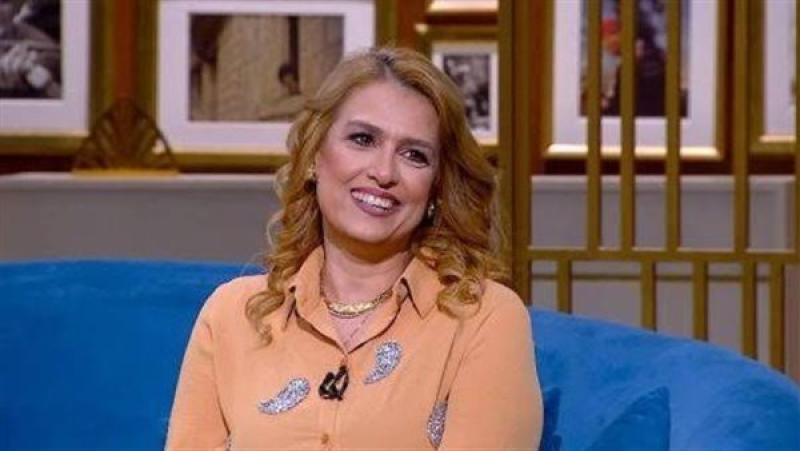 سيمون تكشف أسرارًا وكواليس لأول مرة عن مسيرتها الفنية في واحد من الناس