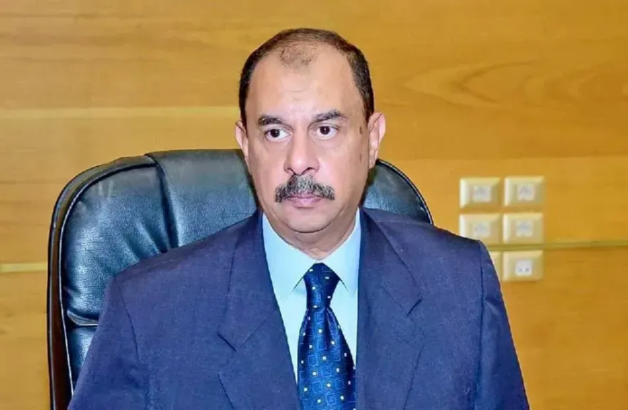 محافظ سوهاج يقرر استبعاد موظفين بسبب تعطيل طلب مواطن لمدة 4 سنوات