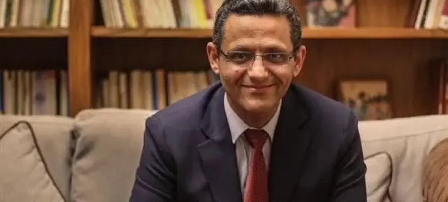 نقيب الصحفيين يوضح حقيقة قيد شريف عامر: استلام الأوراق لا يعني القبول