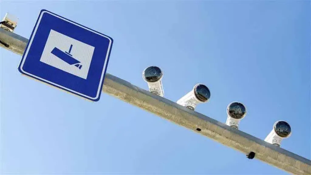 رادار المرور يلتقط 1104 سيارات تسير بسرعات جنونية في 24 ساعة