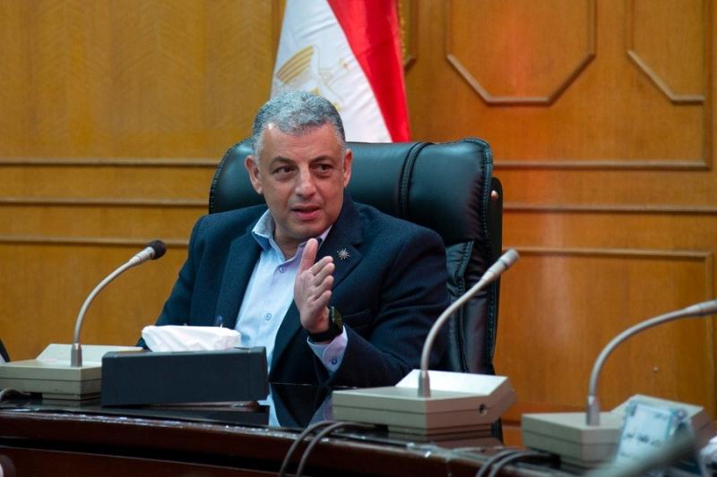 محافظ الإسماعيلية يعلن عن توريد 17 ألفا و327 طن قمح حتى الآن