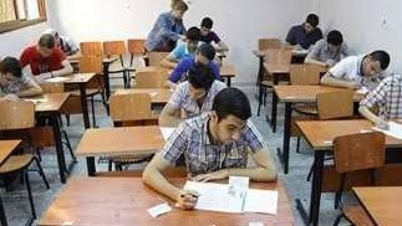 مدير تعليم سوهاج يتابع فعاليات مبادرة «بسيطة» لطلاب شهادة الثانوية العامة