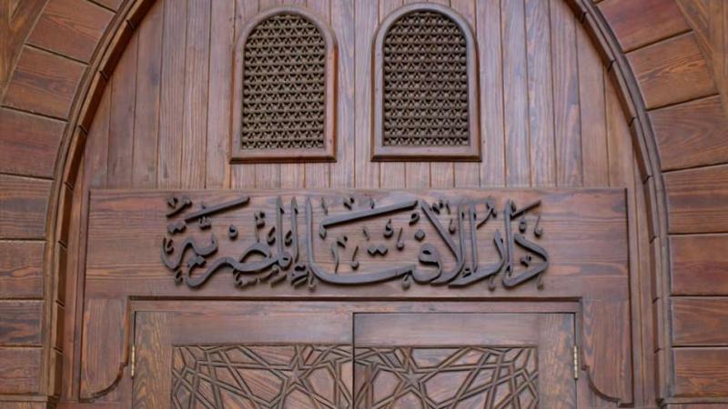 هل الاستماع إلى سورة الكهف من الهاتف يوم الجمعة له نفس الثواب؟