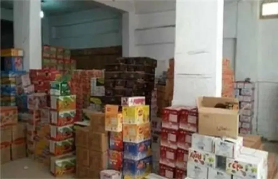 ضبط طن بسكويت و1000 علبة كعك عيد داخل مصنع غير مرخص بدمياط