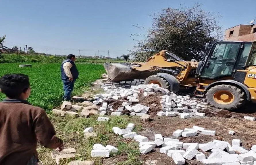 إزالة 25 حالة تعدٍ بالقصاصين ضمن الموجة 29 لاسترداد الأراضي بالإسماعيلية