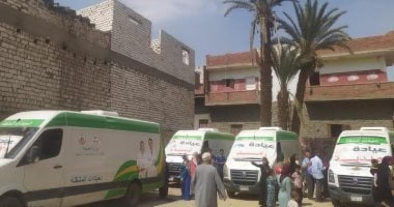 الكشف الطبي على 1452 مواطنا خلال قافلة طبية مجانية بقرية طهنا الحبل بالمنيا