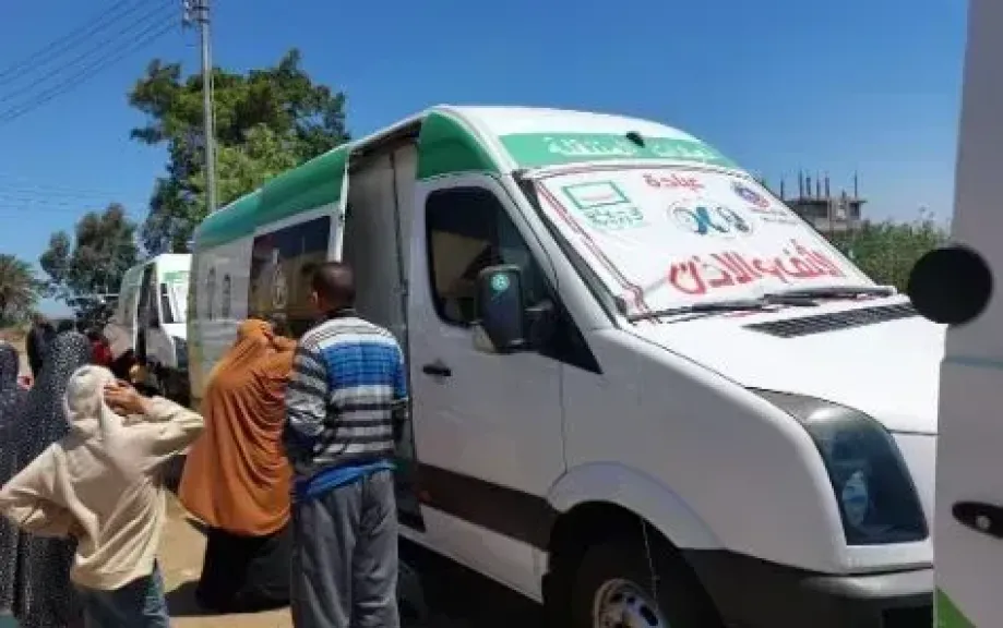 الكشف على 443 حالة في قافلة طبية مجانية لجامعة بنها