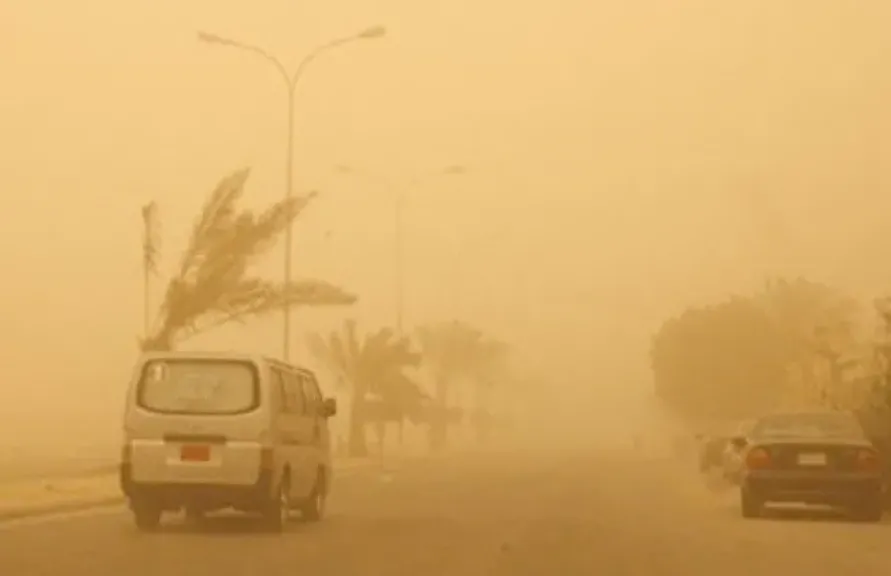 بعد تعرض البلاد لرياح ترابية.. الأرصاد تحذر من تدهور الرؤية الأفقية على الطرق