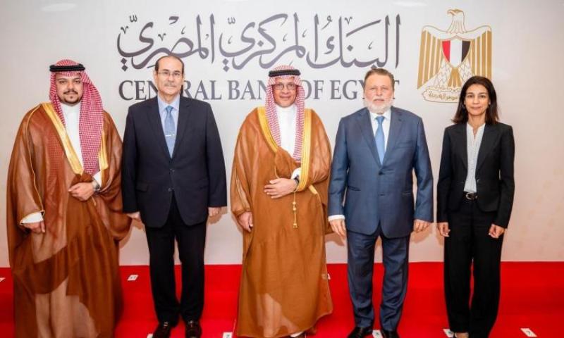 محافظ البنك المركزي يلتقي أمين المجلس التنسيقي المصري السعودي لبحث التعاون