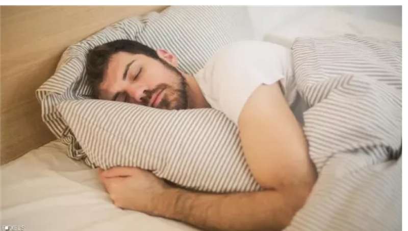 خبراء ينصحون بنظام غذائي يساعد على النوم الهادئ