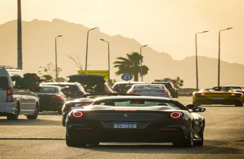 مطار شرم الشيخ يستقبل وفود أول سباق للسيارات الرياضية فائقة السرعة في مصر