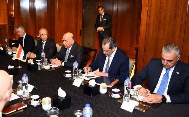 وزير الخارجية يؤكد موقف مصر الداعم لأمن واستقرار العراق.. صور