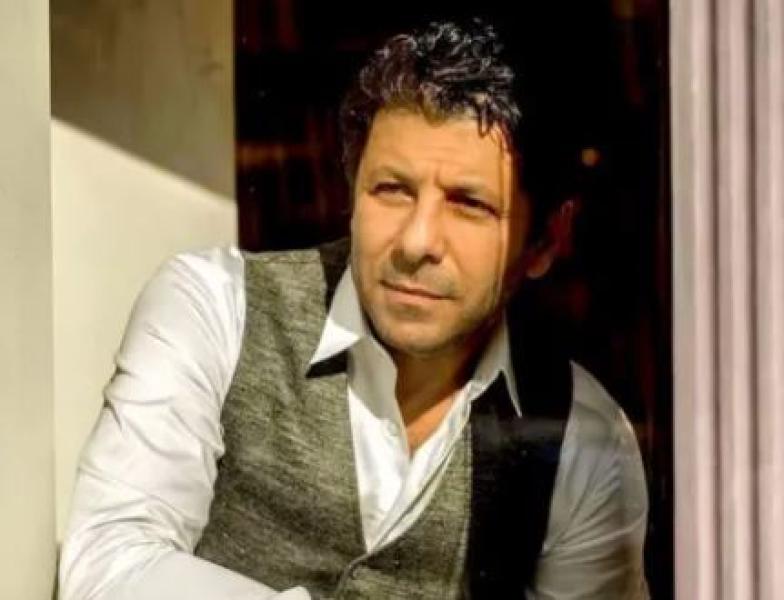 إياد نصار يكشف عن شخصيته في «المشروع إكس»