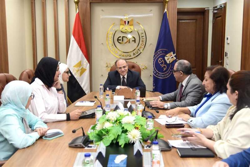 رئيس هيئة الدواء المصرية يستقبل وفد الشركة القابضة للقاحات «فاكسيرا»