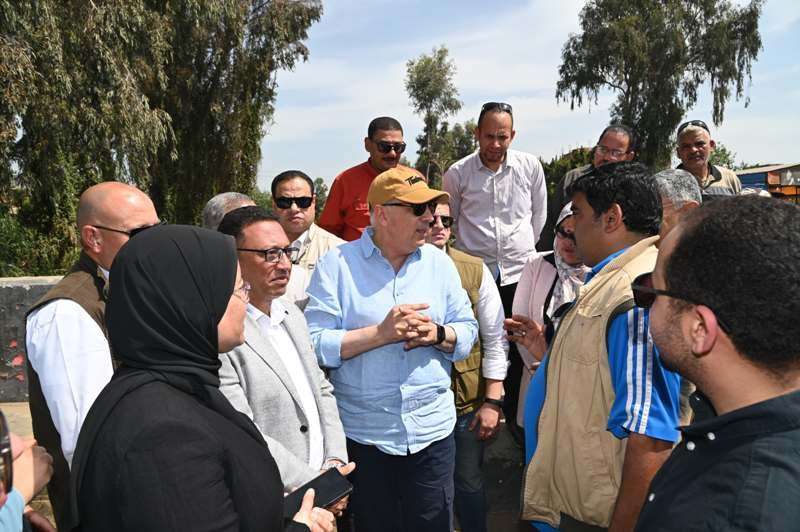 وزير الري يتفقد حالة الري وأعمال تطهيرات الترع بالمنوفية.. صور