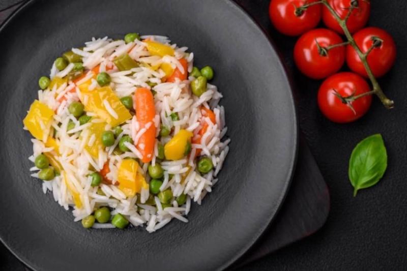 طريقة تحضير أرز بسمتي بالخضار.. مفيد في الدايت