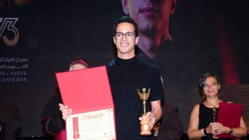 طة دسوقي يحصد جائزة أفضل ممثل عن مسلسل حالة خاصة