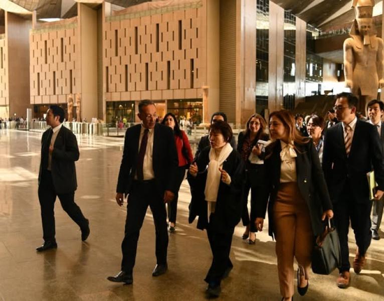 المتحف المصري الكبير يستقبل رئيس جزر القمر ووزيرة التعليم والثقافة اليابانية