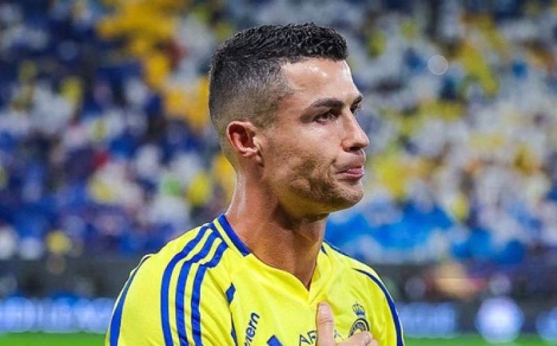 رونالدو يشترط إقالة مدرب النصر وتسريح 4 لاعبين مقابل تجديد تعاقده