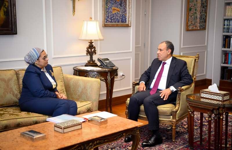 وزير الخارجية يرحب بتجربة مصر الرائدة في دعم حقوق المرأة وتمكينها