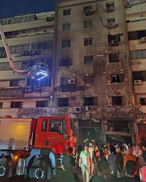 مصرع عامل إثر حريق مطعم امتد لواجهة عقار في مصر الجديدة