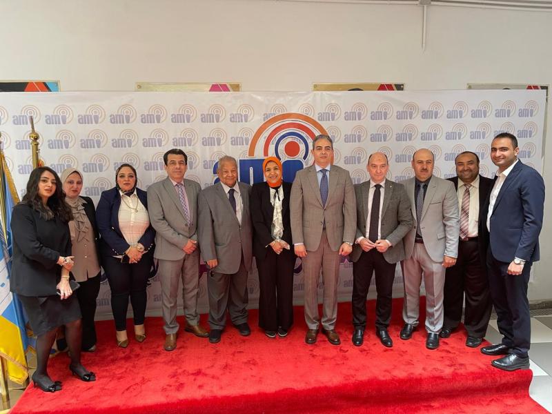 نقيب الإعلاميين يترأس لجان تحكيم مشروعات التخرج لطلبة البكالوريوس