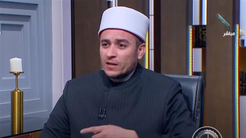 أمين الفتوى: رش المياه في الشارع غير جائز شرعًا ويُعتبر من الإسراف