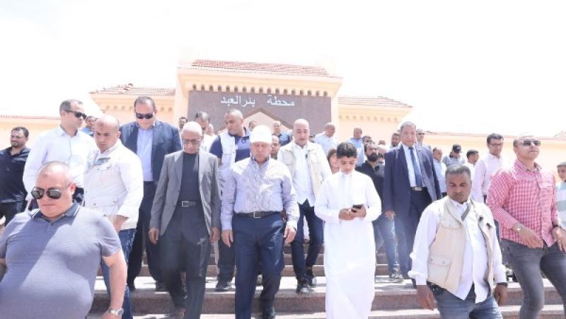 بطول 341 كيلومترًا .. وزير النقل يتابع تنفيذ إنشاء خط سكة حديد بئر العبد