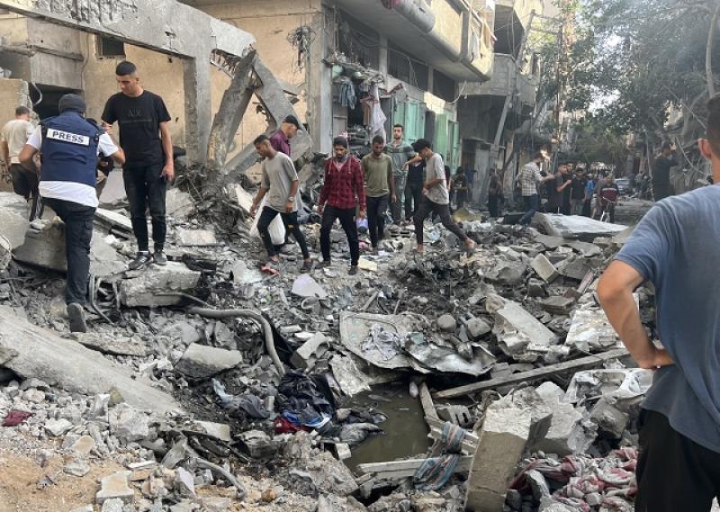 غزة: استشهاد مدير عمليات الدفاع المدني وزوجته بقصف منزلهم
