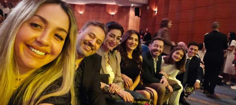 تكريم إيهاب فهمي من مدارس طيبة عن دور عبد العاطي في مسلسل إش إش