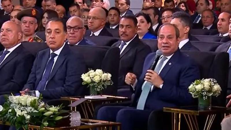 الرئيس السيسي: نحتاج إلى أساليب علمية في صيد الأسماك بمصر