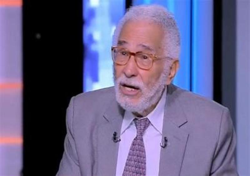 بعد إعلان اعتزاله.. عبدالرحمن أبو زهرة مسيرة حافلة بـ300 عمل تنتهي بالابتعاد