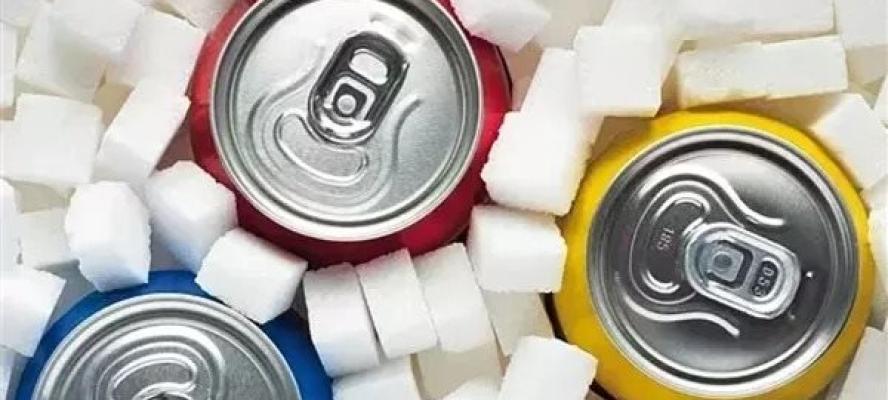 شلل بالعصب السابع.. تفاصيل وتحذيرات قوية من مشروبات الطاقة