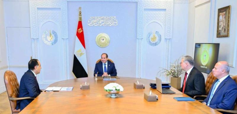 السيسي يوجه بمحاسبة المتسببين في مشكلة البنزين الأخيرة واتخاذ تدابير لعدم تكرارها