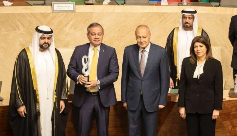 تكريم الرئيس التنفيذي والعضو المنتدب لمصرف «أبو ظبي الإسلامي- مصر ADIB-Egypt» كأحد أبرز قادة الاستدامة المؤثرين في المنطقة العربية