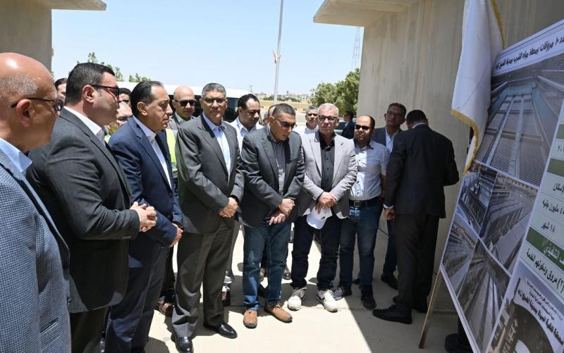 رئيس الوزراء يتابع موقف تنفيذ أعمال الطرق والمرافق بتوسعات مدينة الشيخ زايد