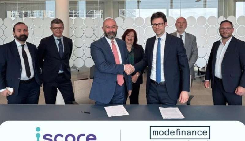 شركة «iscore» توقع اتفاقية لإطلاق نظام ذكي للتصنيف الائتماني للمشروعات الصغيرة والمتوسطة