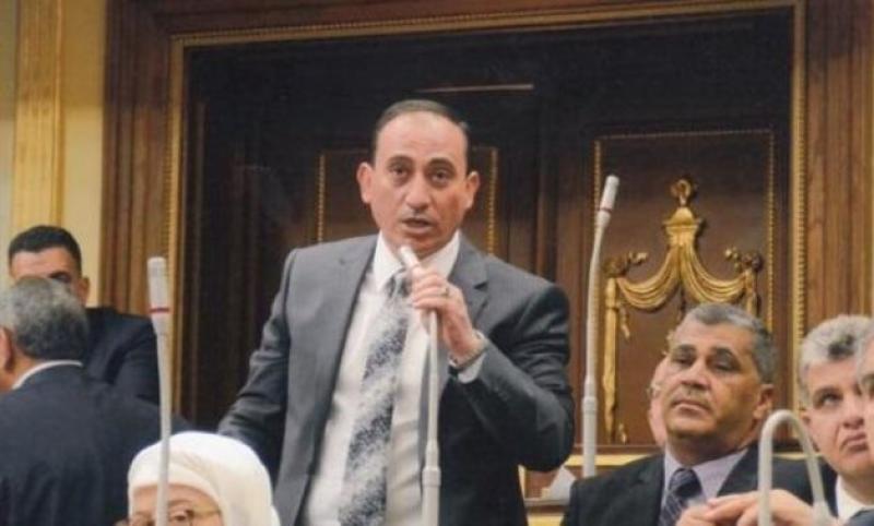 برلماني يطالب الحكومة بالرقابة على الأسواق بعد تطبيق العلاوة: ”اللي تديه الدولة باليمين التجار بياخدوه بالشمال”