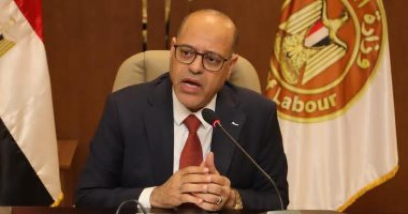 وزير العمل يوجه بمتابعة تداعيات حادث إقليمي المنوفية