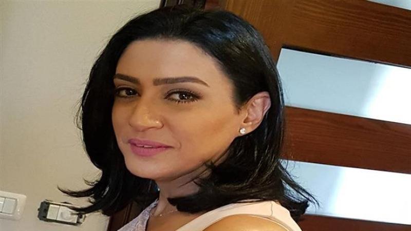 وفاء صادق: والدي طردني من الاستوديو ورفض دخولي الفن