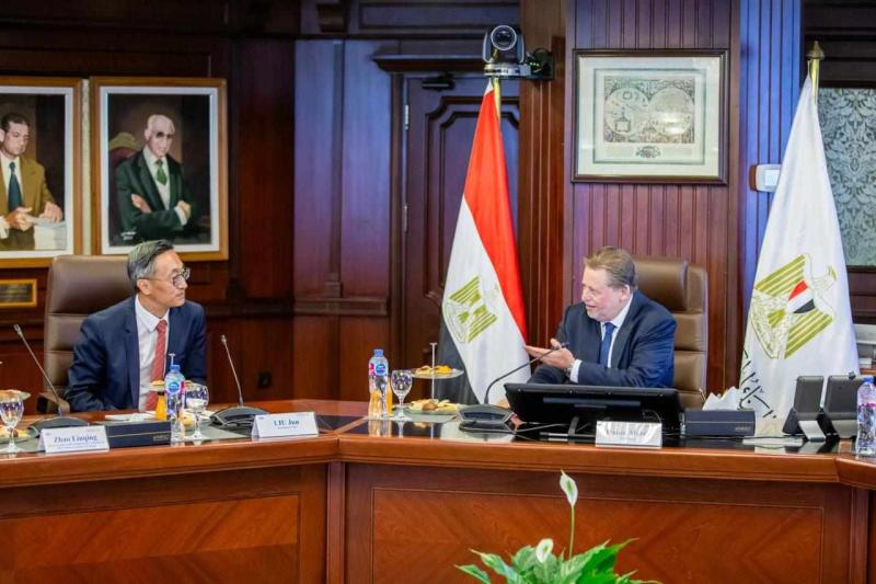 محافظ البنك المركزي يبحث تواجد البنك الصناعي والتجاري الصيني في مصر