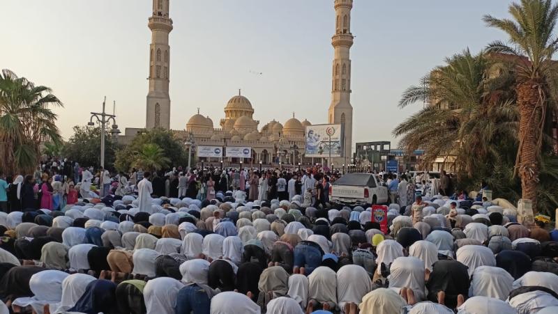 آلاف المصلين يؤدون صلاة عيد الأضحى بساحات مراكز الشباب والأندية بكفرالشيخ